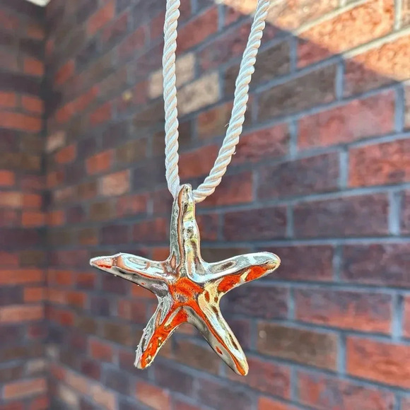 Starfish Silver Necklace - Picture 3 of 6